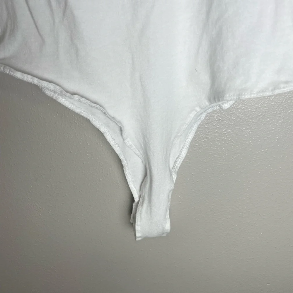 White cotton bodysuit - Picture 5 of 7